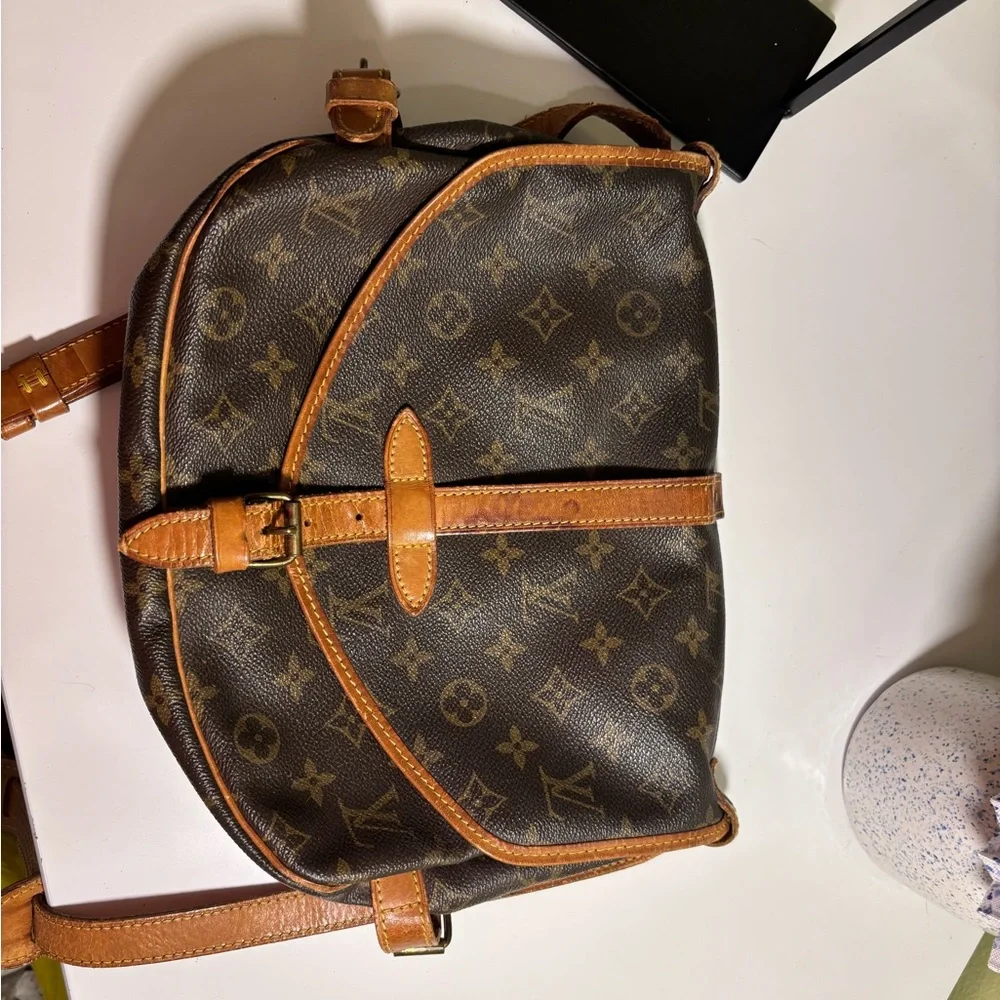 Vintage Louis Vuitton Brown and Tan Monogram Crossbody Bag - Picture 11 of 15